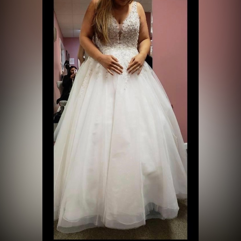 Maggie Sottero ‘Talia’ wedding dress